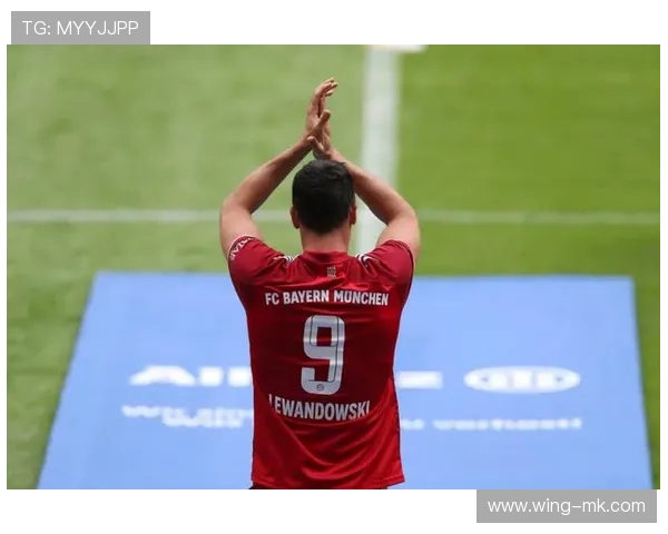 莱万多夫斯基助力球队成就本土三冠王伟业